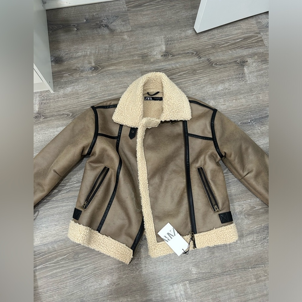 Never been wore Zara jacket.